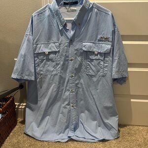 Columbia Men's Light Blue Casual Button Down performance Shirt
